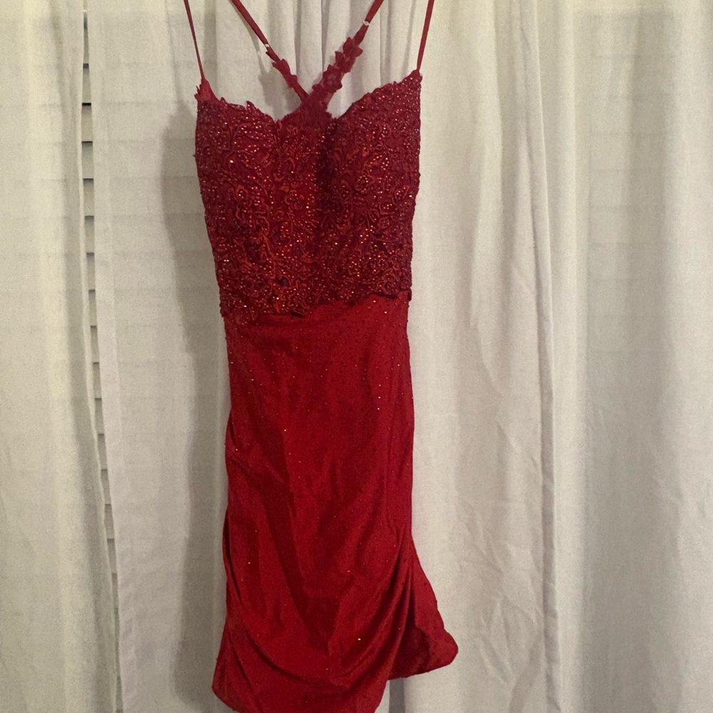 Chic Scarlet Lace Mini Dress